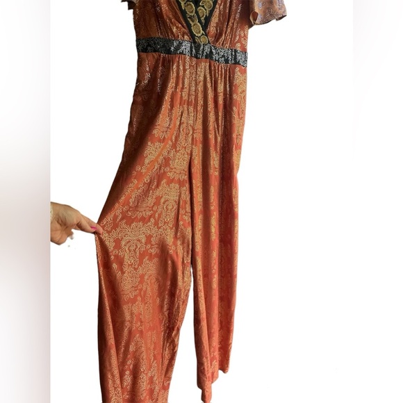 Anthropologie Akemi & Kin Sofia Metallic Jumpsuit size 4 - Picture 4 of 11